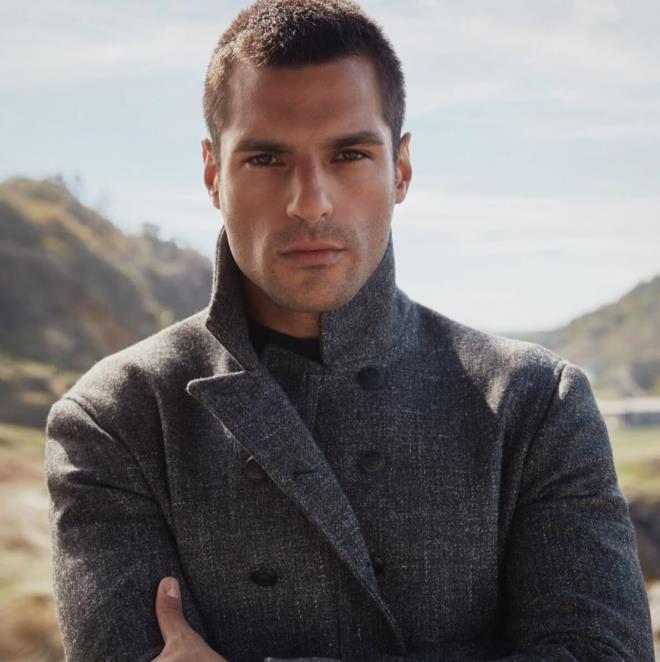 Halka Dizisi<br>    Halka isimli bir dizi iin Es Film&#8217;de almalarn balad konuuluyor. Halka dizisi bir polisiye dizisi olacak ve Halka dizisinin barollerinde son olarak Br dizisinde yer alan Serkan ayolu&#8217;nun yer alaca konuuluyor.