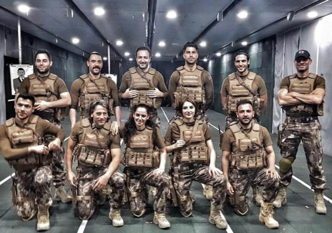 Br Dizisi<br>    Br dizisi Star Tv ekranlarnda 2018&#8217;in ortalarnda yayna girecek ve dizisi imdilik sadece 6 blm olarak planlanyor. Br dizinin barollerinde Ahu Trkpene, Serkan ayolu, Emir Benderliolu, Frat Dorulolu, Murat Arkn ve Can Nergis gibi nl isimler yer alacak.