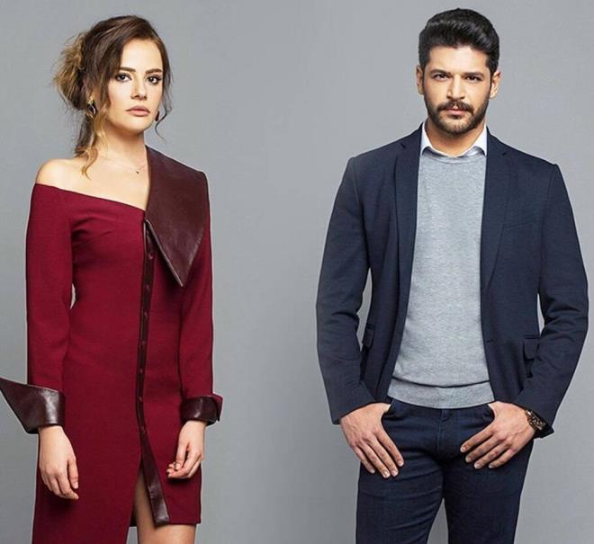 Ad Zehra<br>    Yapmcln NTC Medya&#8217;nn stlendii Ad Zehra dizisi ok yaknda Fox Tv ekranlarnda izleyicisi karsnda olacak.    Ad Zehra dizisinin barollerini Zeynep amc, Alican Ycesoy, Hatice Aslan ile nan Konuku paylaacak. Ad Zehra dizisi tutucu bir Trk ailesinin kz olan Zehra&#8217;nn hayatn konu alacak.