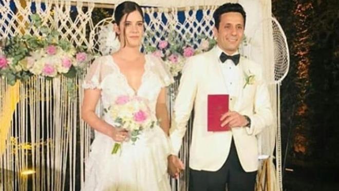 Ferhan ensoy ile Derya Baykal&#8217;n kzlar Mjgan Ferhan ensoy  yllk sevgilisi Cem et ile bu akam evlendi.