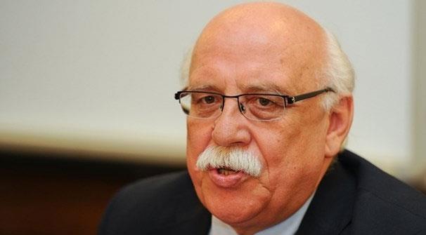 Nabi Avc�-AK Parti- Orta Do�u Teknik �niversitesi �dari Bilimler Fak�ltesini bitirdi.