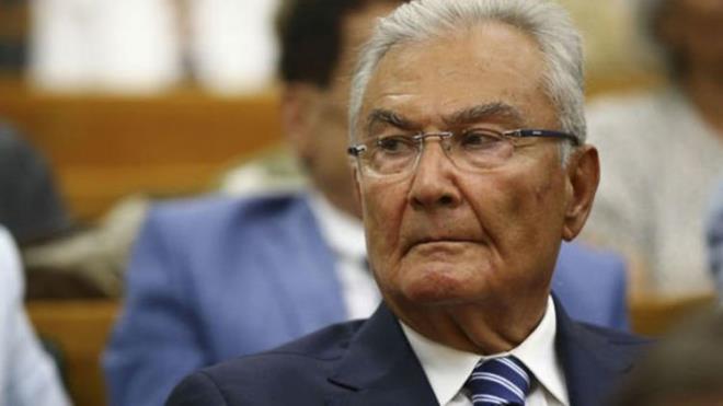 Deniz Baykal-CHP-Ankara �niversitesi Hukuk Fak�ltesini bitirdi.