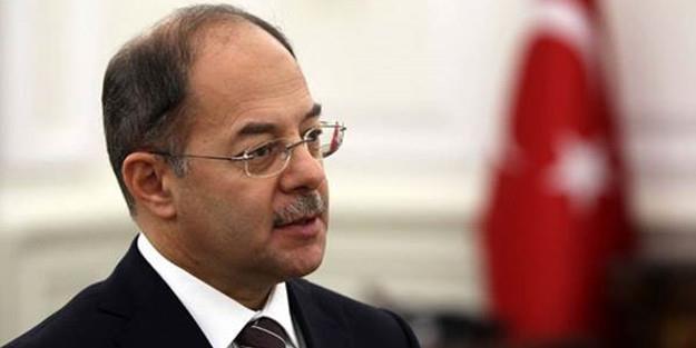 Recep Akda�-AK Parti-Erzurum Atat�rk �niversitesi T�p Fak�ltesini bitirdi.