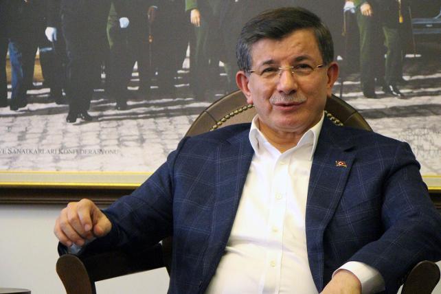 Ahmet Davuto�lu-AK Parti-Bo�azi�i �niversitesi �ktisadi ve �dari Bilimler Fak�ltesini bitirdi.