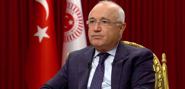 Cemil �i�ek-AK Parti-�stanbul �niversitesi Hukuk Fak�ltesini bitirdi.