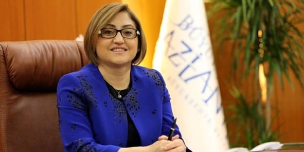 Fatma �ahin-AK Parti- �stanbul Teknik �niversitesi Kimya M�hendisli�i B�l�m�n� bitirdi.