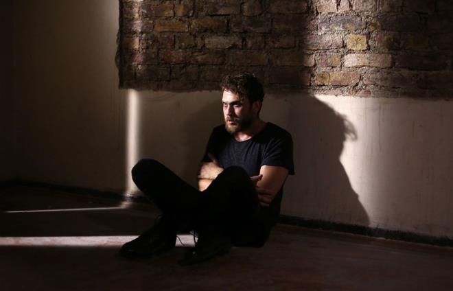 �ukur’un yeni sezonu i�in geri say�m ba�lad�. Ge�ti�imiz g�nlerde �ekimlerin ba�lad��� diziden yay�nlanan ilk kareler Ko�oval�lar ve �ukur’la ilgili gizemi korurken, Karakuzular �etesi’ne olan merak� art�rd�.