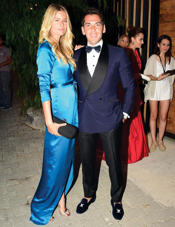 Elizabeth Vela - Emir Uyar