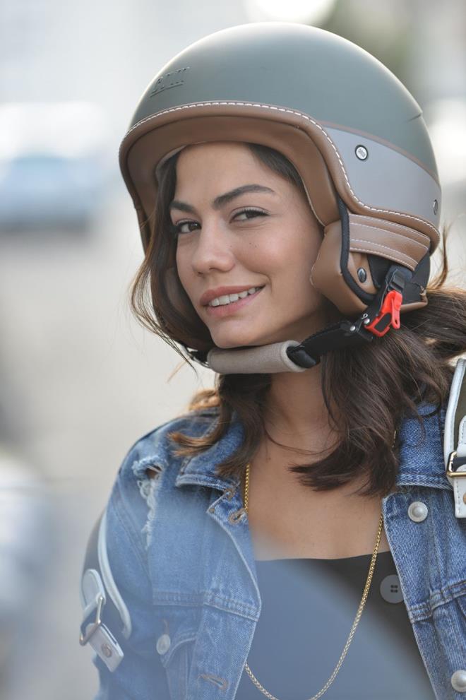 26 ya��ndaki �zdemir, Star TV ekranlar�nda yay�nlanan Erkenci Ku�'ta Sanem karakterine hayat veriyor.