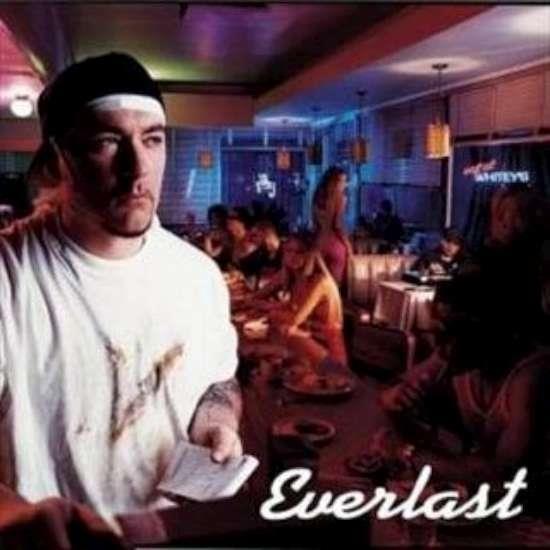 Everlast - Rap Mzisyeni 90larn banda Katolik iken Mslman oldu ve Whitey Farad adn ald.
