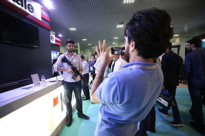 Yanmaz ve hava geirgen olmas nano lekteki yksek gzenekli yaps ve birok ileri zellikleri ile ok sayda endstriyel uygulamalardan kullanlabilen aerojel kullanld rnleri rakipsiz hale getiriyor.