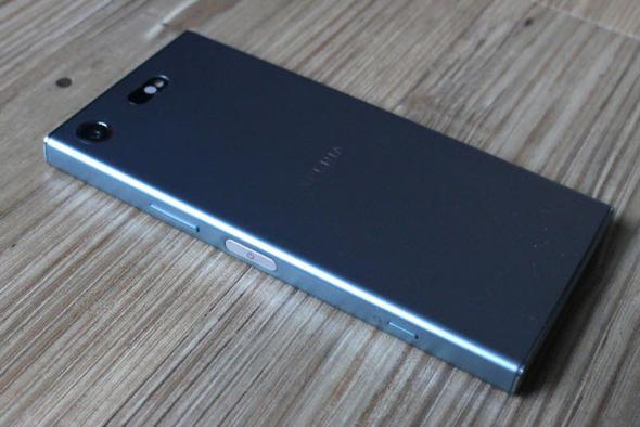 Sony Xperia XZ PremiumSony Xperia XZ1