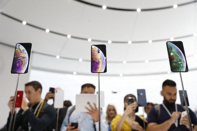 ABD merkezli teknoloji devi Apple&#8217;n yeni iPhone modellerinin Trkiye fiyatlar hala aklanm deil.    Ancak irketin ilk etapta bu cihazlar sata karaca lkelerdeki fiyat politikas ekillenmi durumda.     te en ucuz iPhone Xs&#8217;in satld lke...