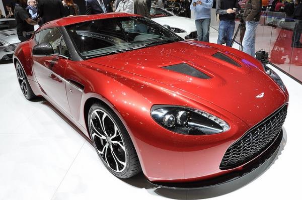Aston Martin - ngiltere