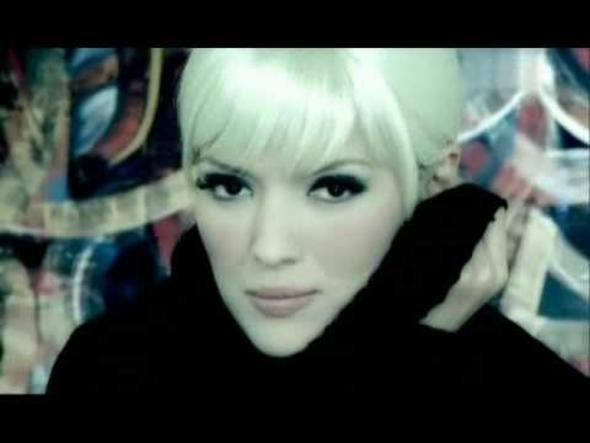 Nitekim u dizelerden sonra Trk popunun mehur &#8220;gider tarihi&#8221; de balam oldu: &#8220;Kalbimi kapatmm sen gibilere, sen de kendin gibi bir erefsize a.&#8221;