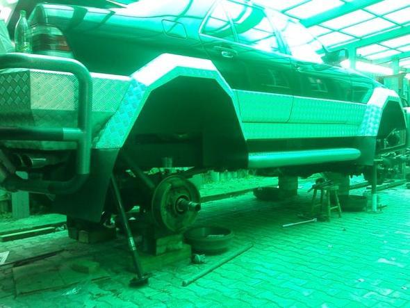 zel yarmalarda bir ok kupaya sahip olan ve MERCO-GAZ 149-66 ismini tayan bu zel Mercedes modeli hurdalktan kan bir otomobilin geldii son noktay gsteriyor.