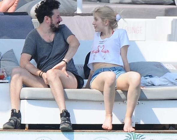 Annesinin yardm arsndan ksa bir sre sonra Aleyna Tilki, evinde olduunu belirten u mesaj yaynlad:<br>    "Ne yani insanlar alayamaz m? Kalpleri krlamaz m? aka gibi... Kayp falan olmadm. u an evimde, odamdaym. Birazdan uyuyacam"