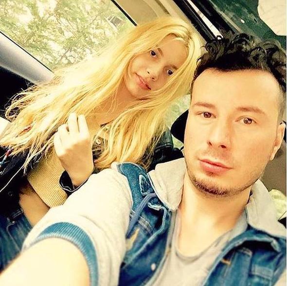 Tilki'nin gzyalarnn nedeni ok gemeden anlald.    Mzik dnyasna girdii gnden bu yana birlikte alan Aleyna Tilki ile Emrah Karaduman kst.