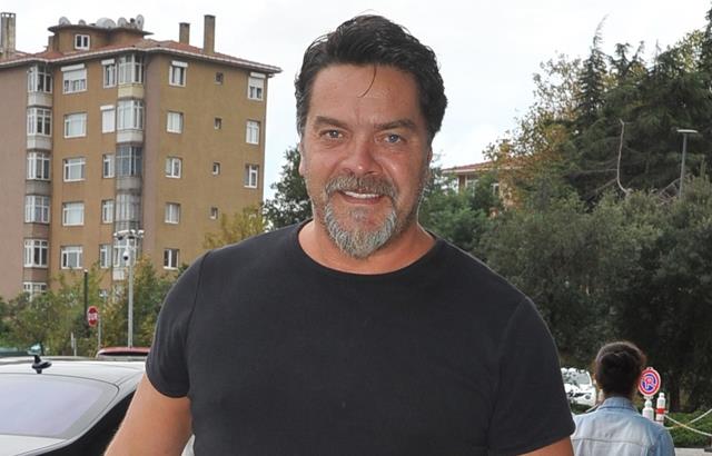 Mekan k magazincilerin sorularn yantlayan ztrk, Beyaz Show'la ilgili ise unlar syledi: