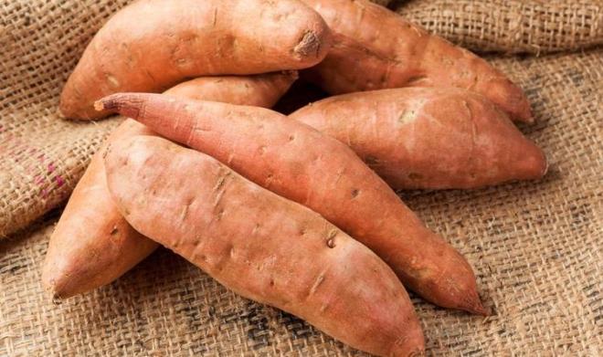 Besin puan 49 olan gdalar:  Tatl patates, incir ve zencefil.