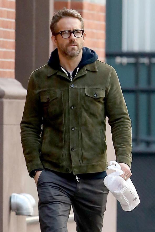 Ryan Reynolds belki de yakkllndan dolay bir baka nl aktrn olu, torunu ya da yeeni sanld.