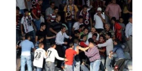 Kavga karsa hemen araya karrz!