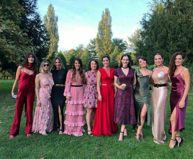 Aile arasnda gerekleen trene iftin yakn arkadalar da katld.