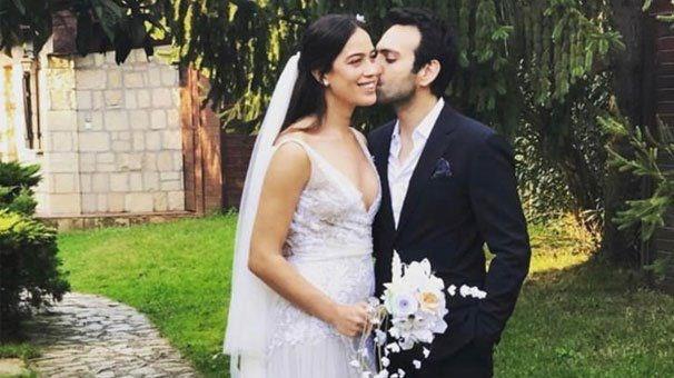 Oyuncu Bura Glsoy, Nilfer Grbz ile nikah masasna oturdu.