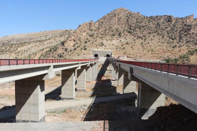 Tnellerin resmi olmasa da fiili olarak hizmete almasyla Cizre ve rnak arasndaki 45 dakikalk uzaklk, 15 dakikaya indi. rnak ile Cizre arasndan geen Kasrik Deresi zerinde yaplmas planlanan ve mevcut kara yoluyla birok ky sular altnda brakacak Cizre Baraj nedeniyle Cudi Da'nda tnellerin almas, 1997'de ihalesinin yaplmasyla balamt.