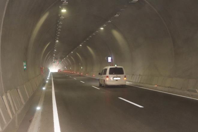 Yaklak 21 yl aradan sonra biri 700, dieri 800 metre uzunluundaki 2 tnel tamamland. Tnellerden biri alrken, dieri ise yol balantsna ynelik almalar nedeniyle henz hizmete alnmad.