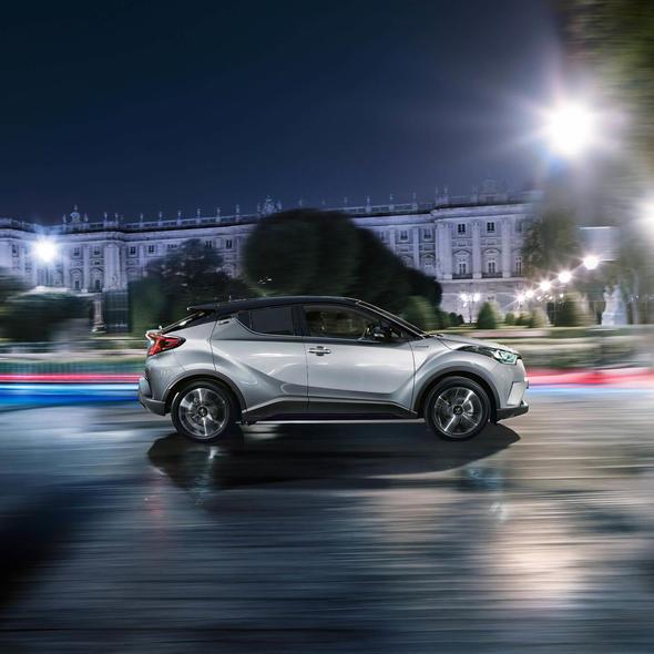 Toyota C-HR Hybrid 1.8 Diamond    Eski Fiyat - 174.100    Yeni Fiyat - 163.300    Fark - -10.800    Deiim - %6.2