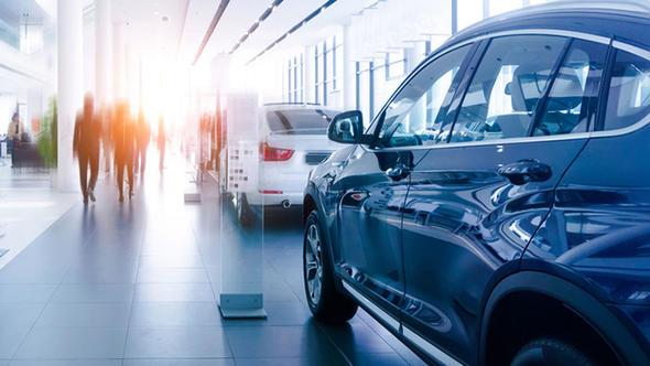 Buna gre otomobil fiyatlarnda yzde 3.3 ile 6.2 arasnda deien oranlarda indirimler yaplacak. Otomobil markalar kararn yrrle girmesiyle birlikte imdi harl harl fiyatlarn gncelliyor. te bize ulaan baz yeni otomobil fiyatlar...