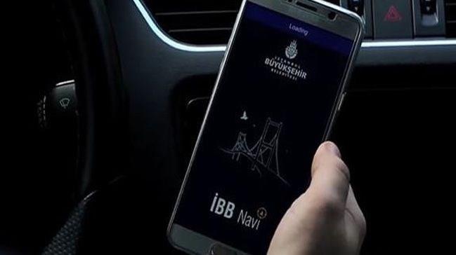 Uygulamann dier navigasyon uygulamalarndan farklarna deinen Ik, "Bu uygulama, akll ulam sistemleriyle entegre alyor. stanbul genelindeki tm trafik kameralarnn anlk grntlerine bu uygulama zerinden eriebiliyorsunuz. Ana arterlerde kurulu olan trafik lm sensrleri bilgilerine bu uygulama araclyla ulaabiliyoruz. Otoparklarn boluk ve doluluk oranlar, nbeti eczaneler gibi bilgiler de sunuluyor" ifadelerini kulland.