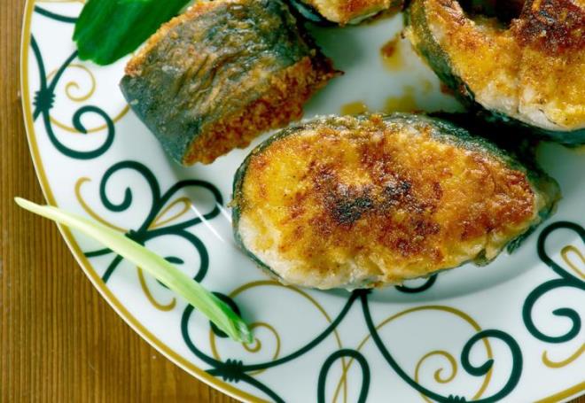 Omega 3 ve antioksidan etkisi yksek olan balk, av sezonun almasyla da en iyi besin alternatifleri arasnda girmeyi baaryor. Palamut, sardalye ve istavrit gibi balk eitleri sonbaharda sofralarnz enlendirebilir. Taze yeilliklerle yapacanz salata da enerji depolamanz salar.