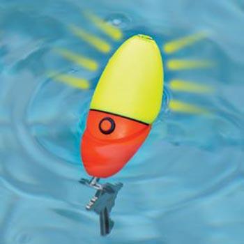 Batmayan anahtarlk Eya iine gizlenen 47 santim uzunluunda, iebilen, parlak, turuncu renkli bir tp sayesinde eya, suya dtnde su yzeyinde kalabiliyor. ierek alan ve 30 saniye iinde eyay su yzne karabilen tp 120 gram arl kaldrabiliyor.