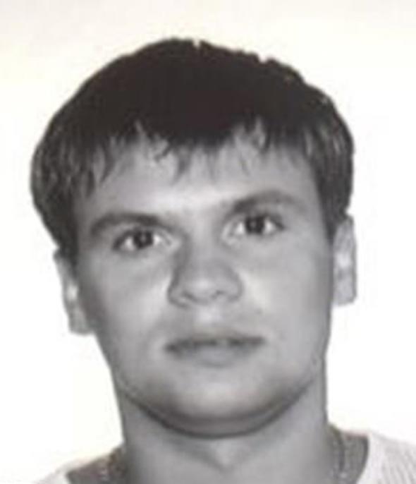 Euronews'te yer alan habere gre; sosyal iletiim a Twitter'dan paylat mesajnda Savunma Bakan, "Salisbury phelilerinden birinin gerek kimliinin bir Rus albayna ait olduu ortaya kt. Bu dava zerinde yorulmakszn alan herkese teekkr ediyorum." dedi.