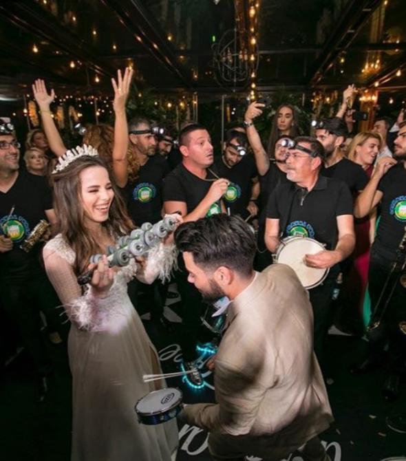 Tuba Erkolar, evlilik yldnmn Instagram'da paylat mesaj ve fotoraflarla kutlad.