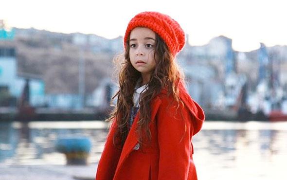 BEREN GKYILDIZ (YK) KMDR? 2009 ylnda dnyaya geldi. Ajansa kaytl olan Beren Gkyldz, gemi dnemlerde 1-2 reklam filminde oynadktan sonra Kocamn Ailesi adl dizisinin kadrosuna dahil oldu. Dizide geni bir ailenin ok bilmi kk kzlar Pelin karakterini canlandran Beren Gkyldz, bu karakterle ok sevildi. Kk yana ramen olduka baarl bir performans sergileyen Beren Gkyldz, Show TV`de yaynlanan Gldy Gldy Show`da kendi yatlaryla birlikte sahnedeydi.