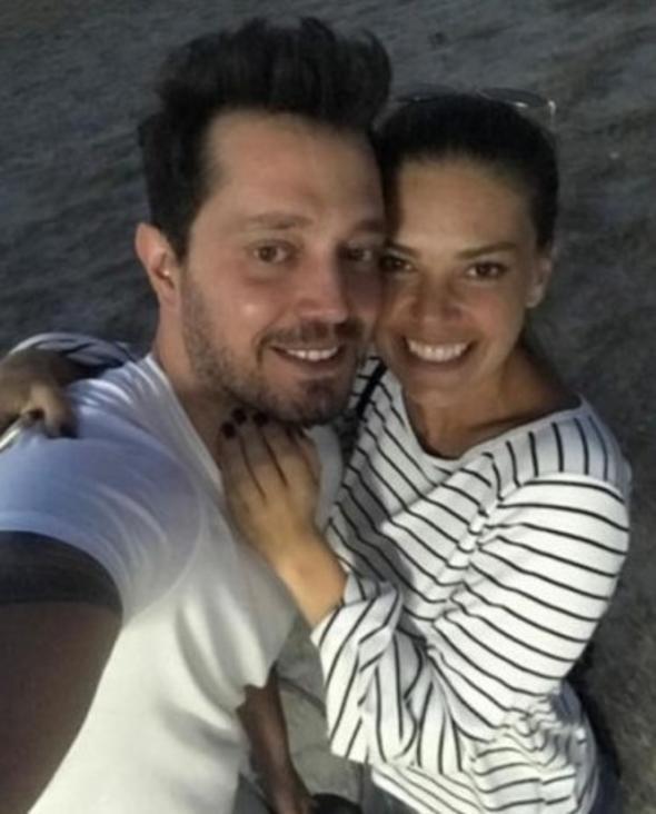 Stdyodakilerin aknlk yaamas zerine ne yapacan aran ner "Kimse bilmiyor muydu? lk ben mi syledim. O zaman zr diliyorum" dedi.