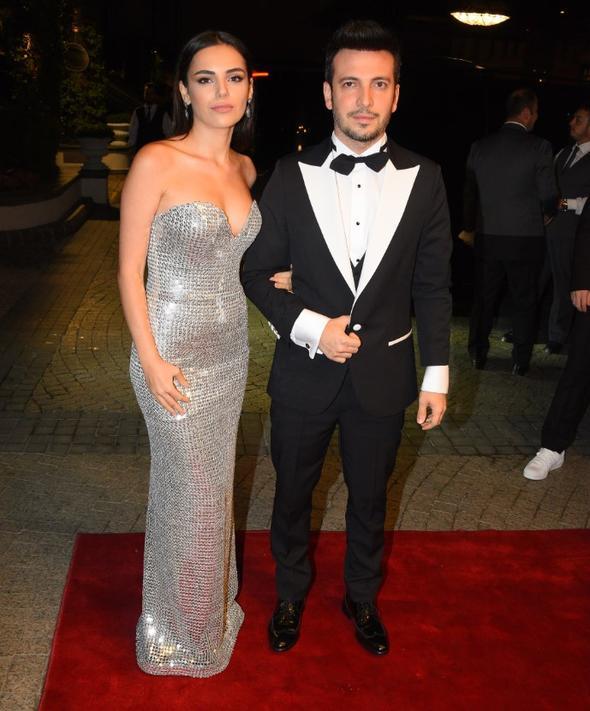 Ouzhan Ko, trene sevgilisi Yamur Tanrsevsin&#8217;le katld. Muhabirlerin &#8220;Ayn projede yer almak ister misiniz?&#8221; sorusu zerine Ko, &#8220;Yamur Hanm keke istese, ben ok isterim&#8221; dedi.