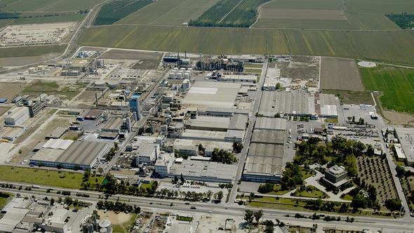 <p>Firma Ad: Sasa Polyester</p>  <p>    Sra: 22</p>  <p>  ehir: Adana </p>  <p>  Ciro (Net Satlar TL):1.691.800.344 </p>  <p>  Firma Ad: Namet Gda Sanayi </p>  <p>  Sra: 23</p>  <p>  ehir: Kocaeli</p>  <p>   Ciro (Net Satlar TL): 1.680.993.777</p>  <p>  Firma Ad: Hes Kablo</p>  <p>  Sra:  24</p>  <p>  ehir: Kayseri </p>  <p>  Ciro (Net Satlar TL): 1.579.363.427</p>  <p>  </p>