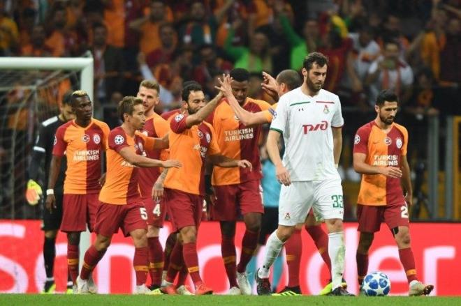 Mavi-beyazl takmda sakatl bulunan Riechedly Bazoer'in de Galatasaray'a kar forma giymesi beklenmiyor.