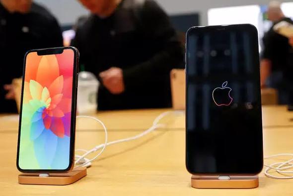 Hong Kong    iPhone XS Max (512 GB): 1592 dolar