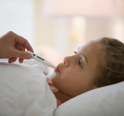  aydan byk ocuunuz atelenirse... Ate, vcudun enfeksiyonlarla savama yntemlerinden biridir. ocuunuzun her atei ktnda doktoru grmenizi gerektirecek bir durum olmayabilir. Dikkatli olmak kouluyla kendi banza da ocuunuzun ateini kontrol altna alabilirsiniz.