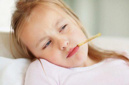 Hangi durumlarda ocuunuzu doktora gtrmeniz gerekir?  <br>  1. Eer ocuunuzun atei 40 derece ve yukarda ise<br>  2. Eer ocuunuz ok hasta veya aklayamadnz hastalk belirtileri tayorsa  <br>  3. Eer ocuunuz bir ey imek istemiyor, durmadan alyor veya ok halsiz grnyorsa