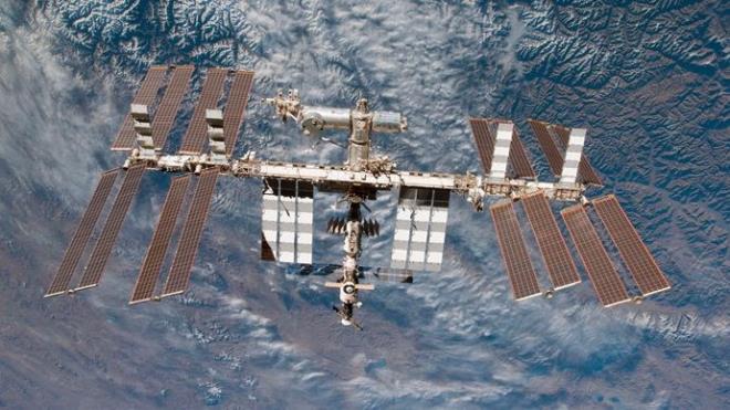 YRNGEDEK ASTRONOTTAN STANBUL PAYLAIMI  Uluslararas Uzay stasyonu&#8217;nda (ISS) grev yapan ABD&#8217;li astronot Randy Bresnik, getiimiz yl Trkiye&#8217;nin zerinden geerken ektii yeni stanbul fotorafn sosyal medyadan paylamt.
