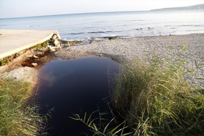 Kamaradere Mahallesi sakinlerinin ihbar zerine Marmararelisi Belediyesi evre Kontrol Mdrl, Tekirda Bykehir Belediyesi evre Koruma Kontrol Dairesi Mdrl ile evre ve ehircilik l Mdrl ekipleri derede incelemede bulundu.