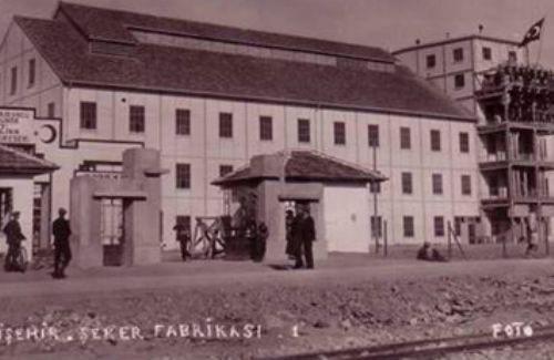 lk eker Fabrikas: 1926 ylnda ilk eker retildi. O zamana kadar eker pancarnn ne olduu dahi bilinmiyordu.