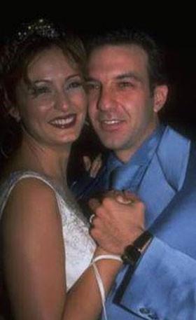 Ceyda Dvenci ilk evliliini 23 yandayken Kaan Girgin ile yapt.