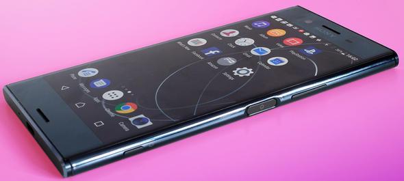 Sony Xperia XZ Premium<br>    Depolama hafzas: 64 GB  Bellek: 4 GB RAM